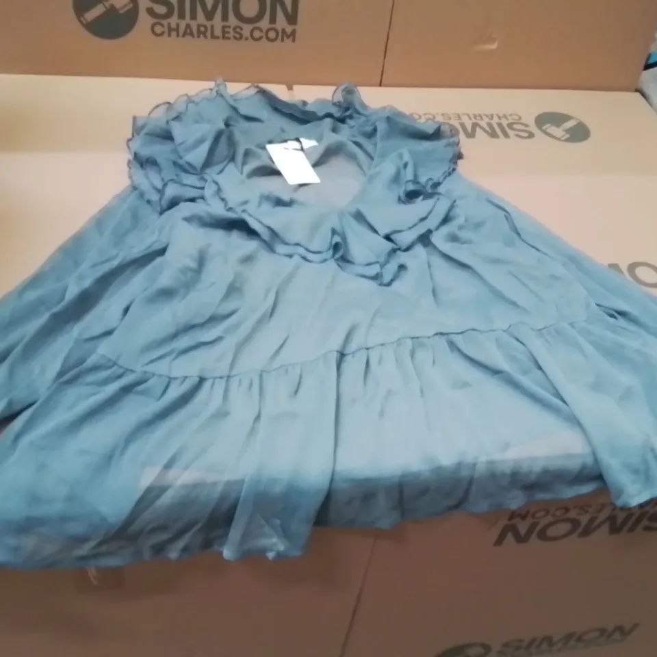BOXED BRAND NEW APPROXIMATELY 45 SIMPLY BE RUFFLE BLOUSE TEAL SIZE 12