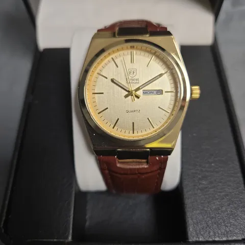 ERNEST FERDINAND QUARTZ WRISTWATCH WITH DAY/DATE – BROWN LEATHER STRAP, GOLD-TONE CASE