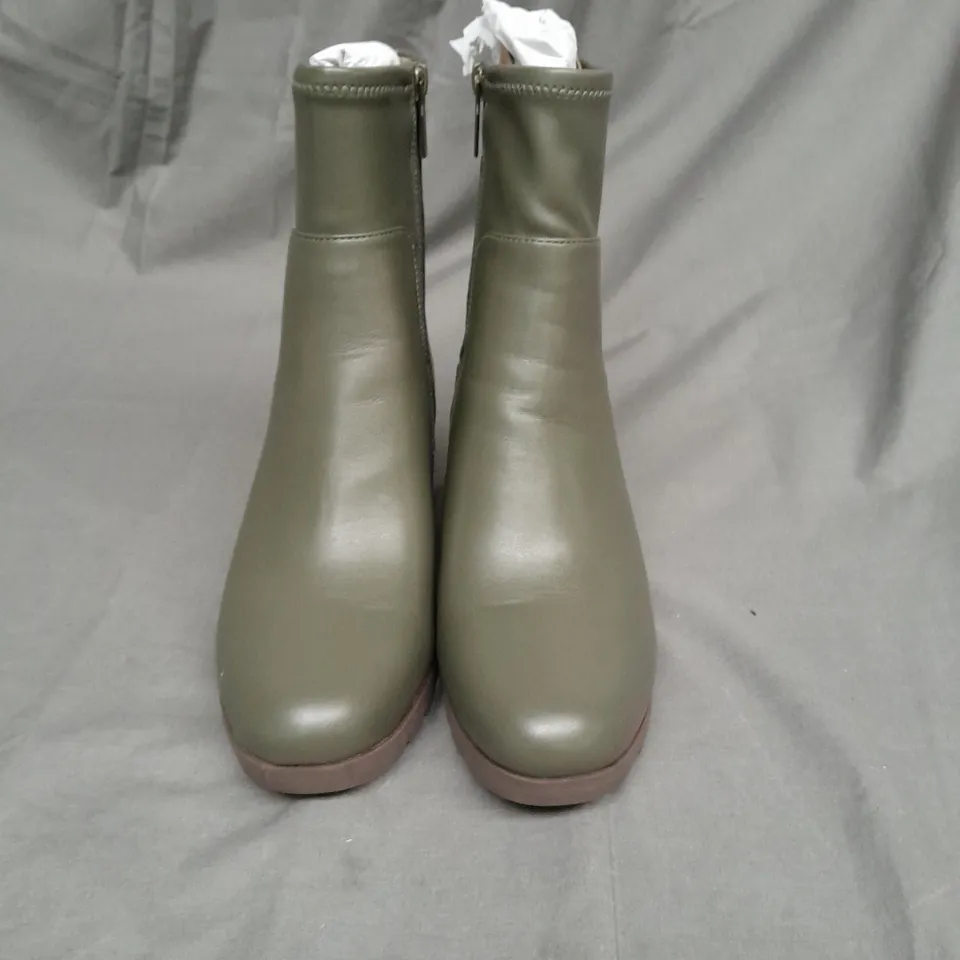 VIONIC LADIES LEATHER DARK KHAKI ZIP FASTENING BOOTS SIZE 5