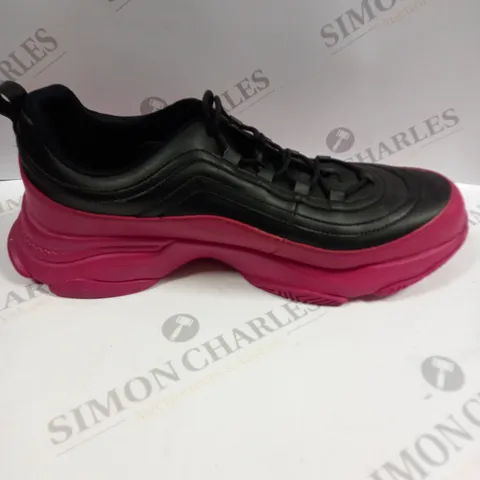 PAIR OF KOI FOOTWEAR THE RIFFS TWO TONED TRAINERS - 14
