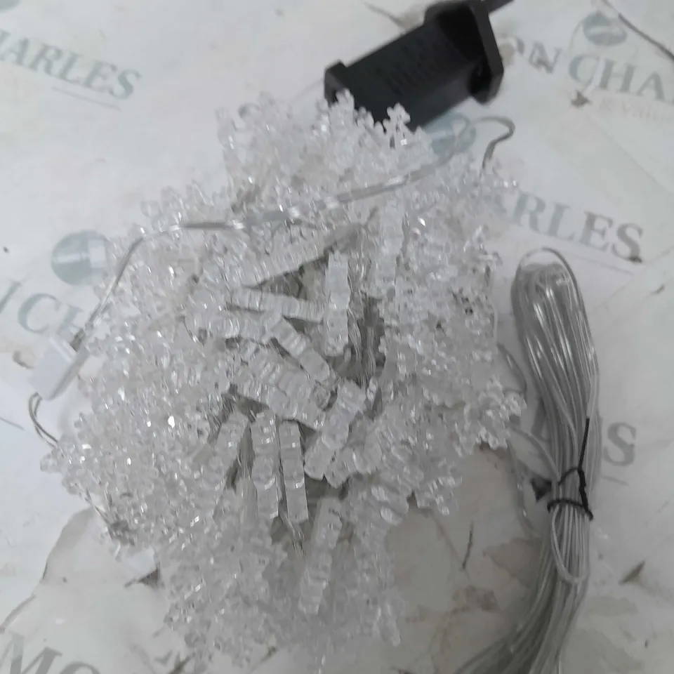144 SNOWFLAKE LIGHTS RRP £19.99