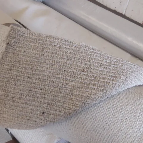 ROLL OF QUALITY HEATHCOTE CARPET - APPROXIMATELY 4 x 2.7m
