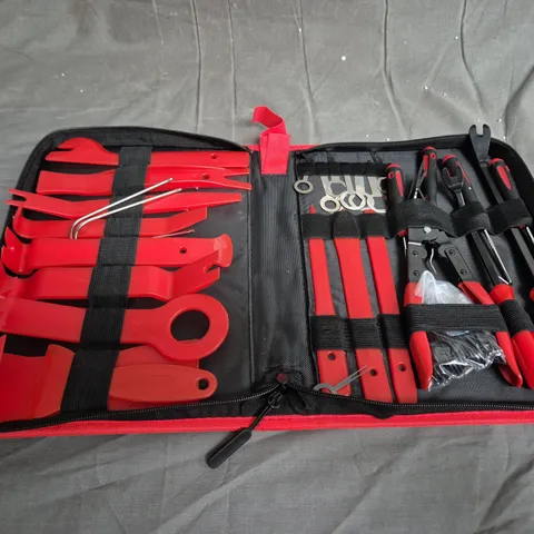 LARG QUANTITY OF AUTO TRIM REMOVAL TOOL KIT