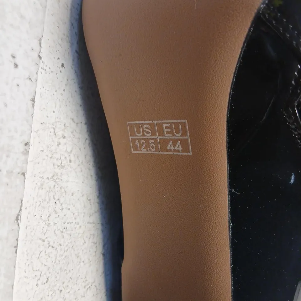 GRACE EVERY STEP KNEE-HIGH BLACK PATENT LEATHER BOOT – UK 9 (EU 44) – BOXED