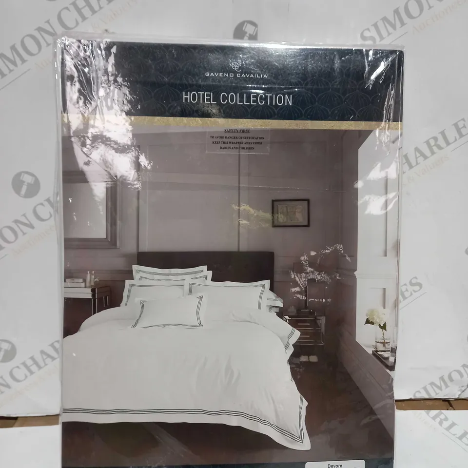 GAVENO CAVAILIA HOTEL COLLECTION DOUBLE DUVET SET 