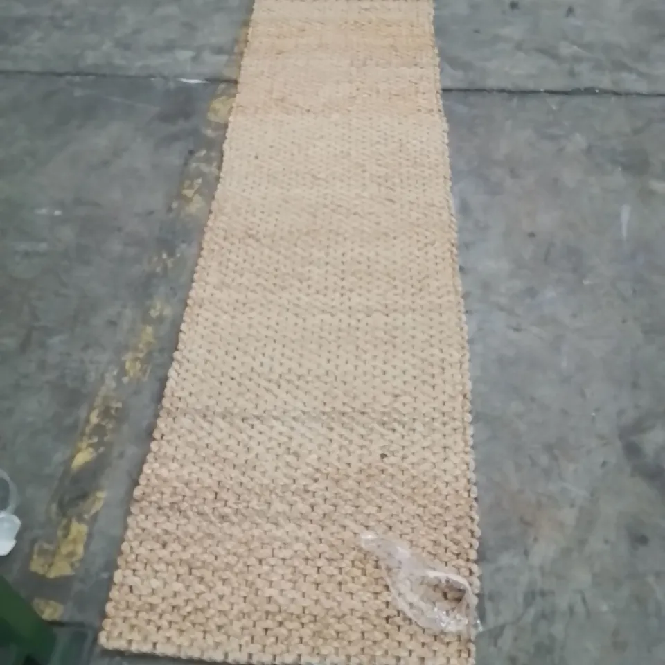 QUALITY DESIGNER AREA RUG - APPROXIMATELY 230X60CM