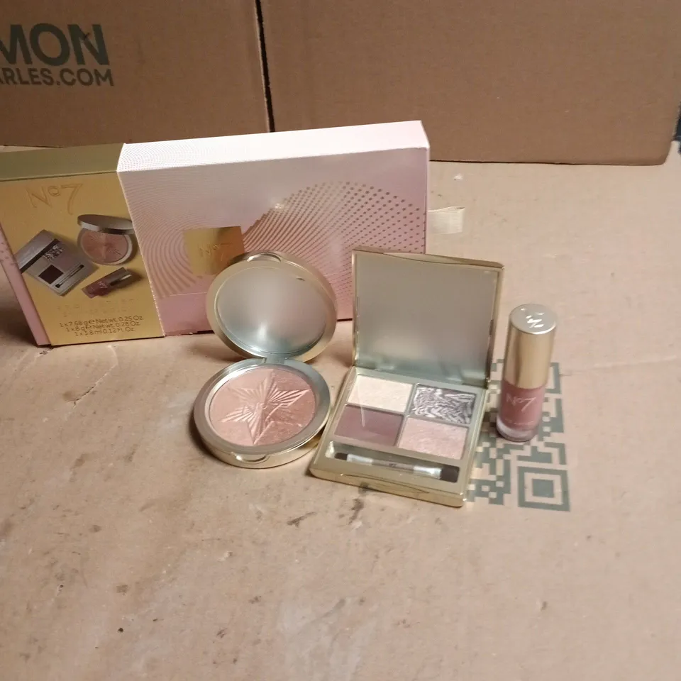 NO7 COSMETICS SET – BRONZER/BLUSH, 4‑PAN EYESHADOW PALETTE & LIQUID BLUSH