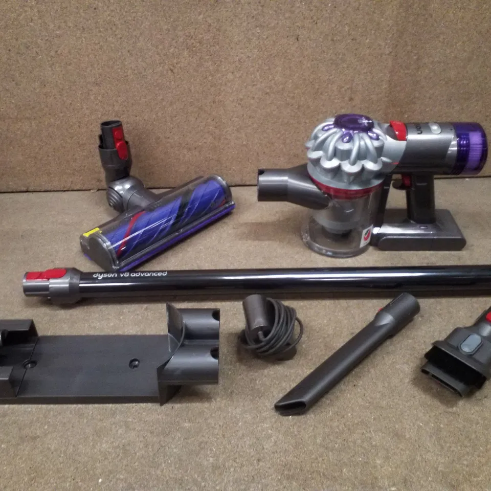 BOXED DYSON V8 ADVANCED CORDLESS VACUUM 