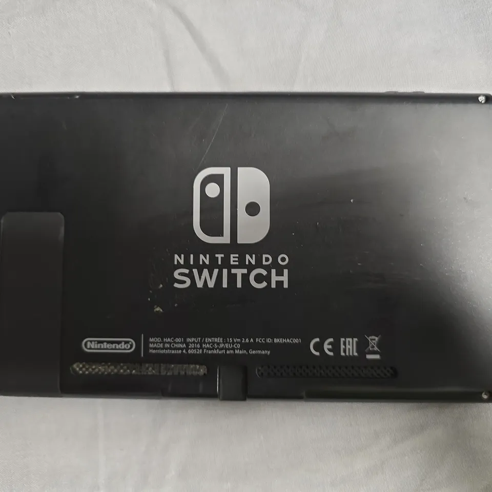 NINTENDO SWITCH GAMING CONSOLE - SCREEN ONLY - HAC-001