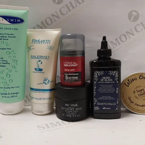 BOX OF APPROX 30 ASSORTED HEALTH AND BEAUTY ITEMS TO INCLUDE - TRI SWIM AFTER SWIM CARE - L'OREAL MEN EXPERT MOISTURIUSER - HEART OF GLASS INSTANT BONDING GLOW ECT 
