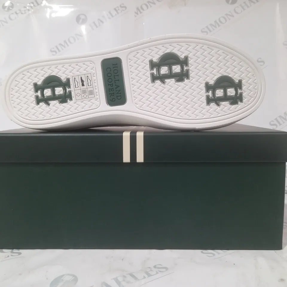 BOXED PAIR OF HOLLAND COOPER CHELSEA COURT TRAINERS IN PINK W. GOLD EFFECT DETAIL UK SIZE 9