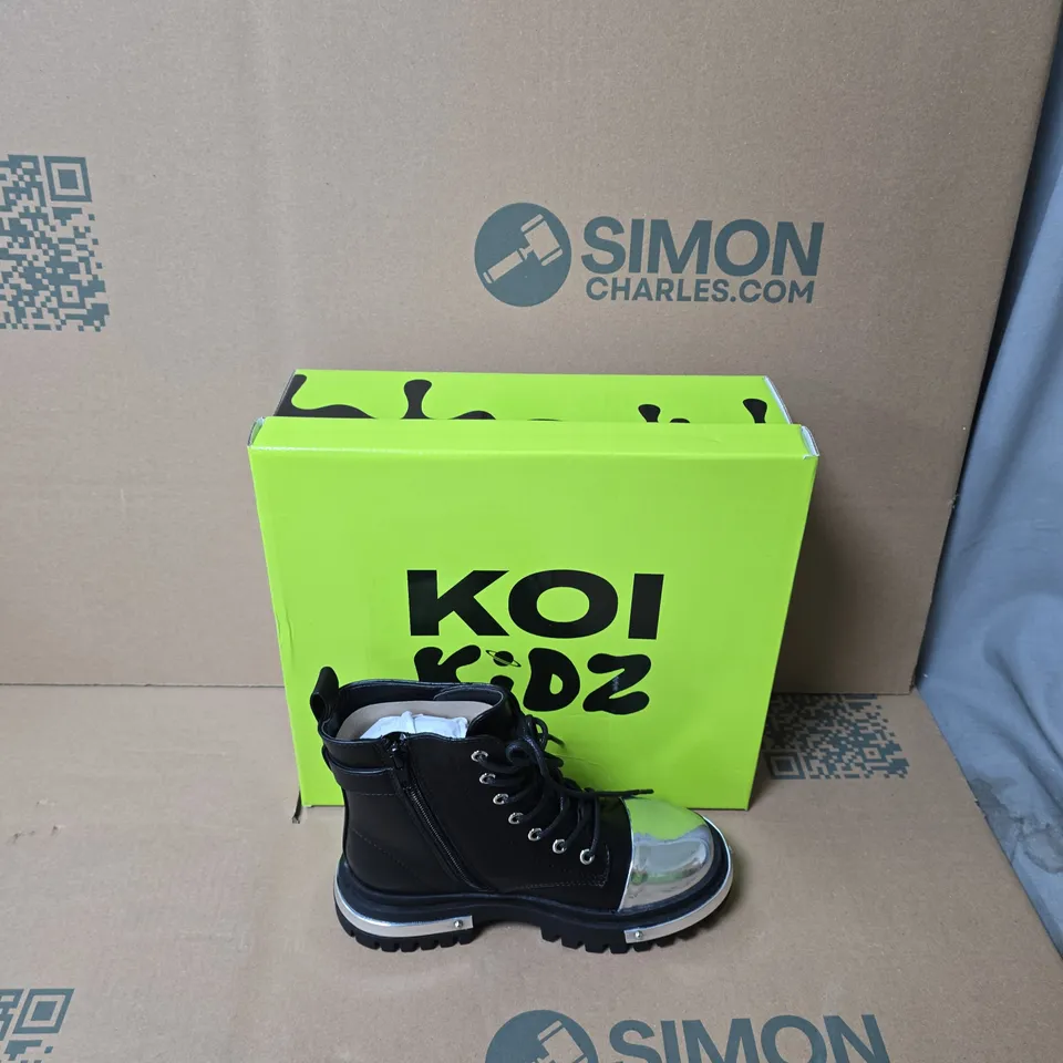BOXED KOI KIDZ LIL' BORIN HARDWARE BOOTS UK SIZE 1
