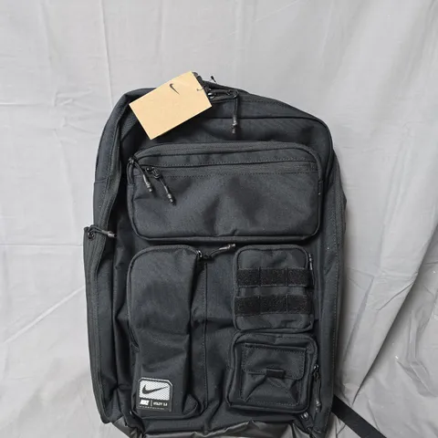 Nike NK Utility Elite Backpack – Black with multiple pockets (FN4173-010)