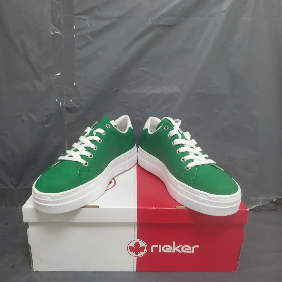 RIEKER PLATFORM TRAINERS GREEN SIZE 6
