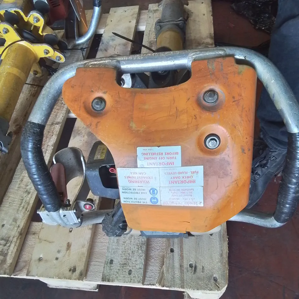 ROBEL 2 STROKE VERTICAL TAMPER