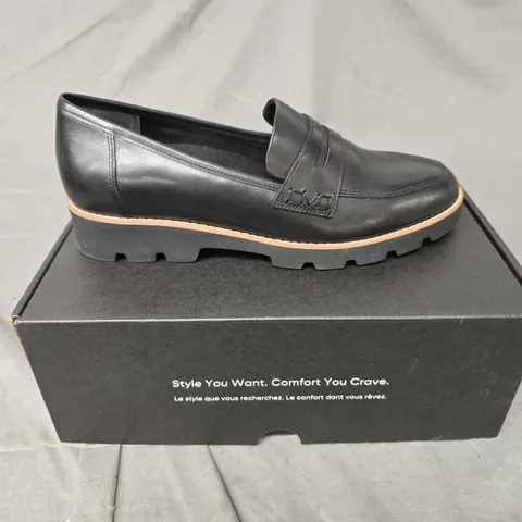BOXED PAIR OF VIONIC CHERYL SLIP ON SHOES - 7