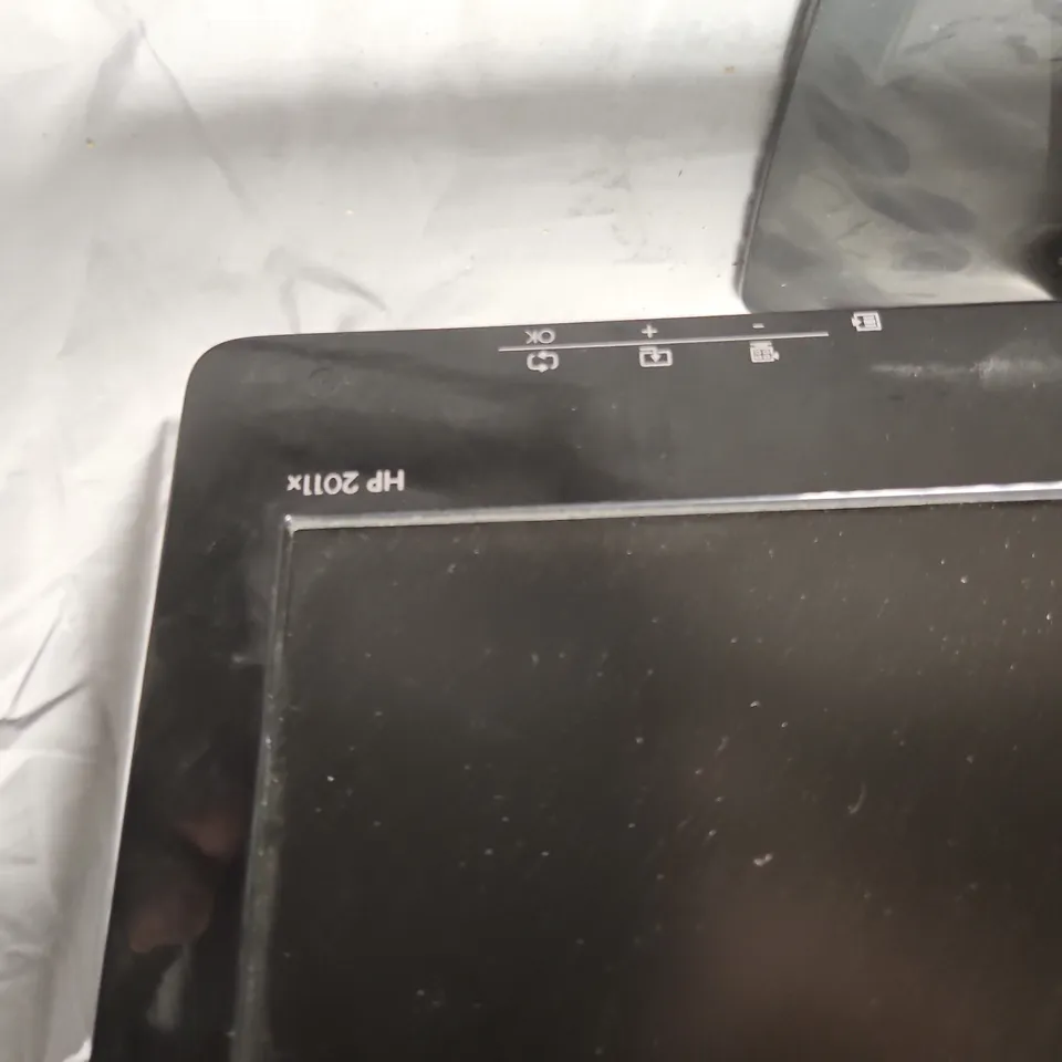 HP COMPUTER MONITOR – BLACK LCD DISPLAY WITH STAND