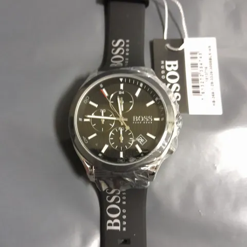 UNBOXED HUGO BOSS STAINLESS STEEL GENTS WATCH WITH RUBBER STRAP