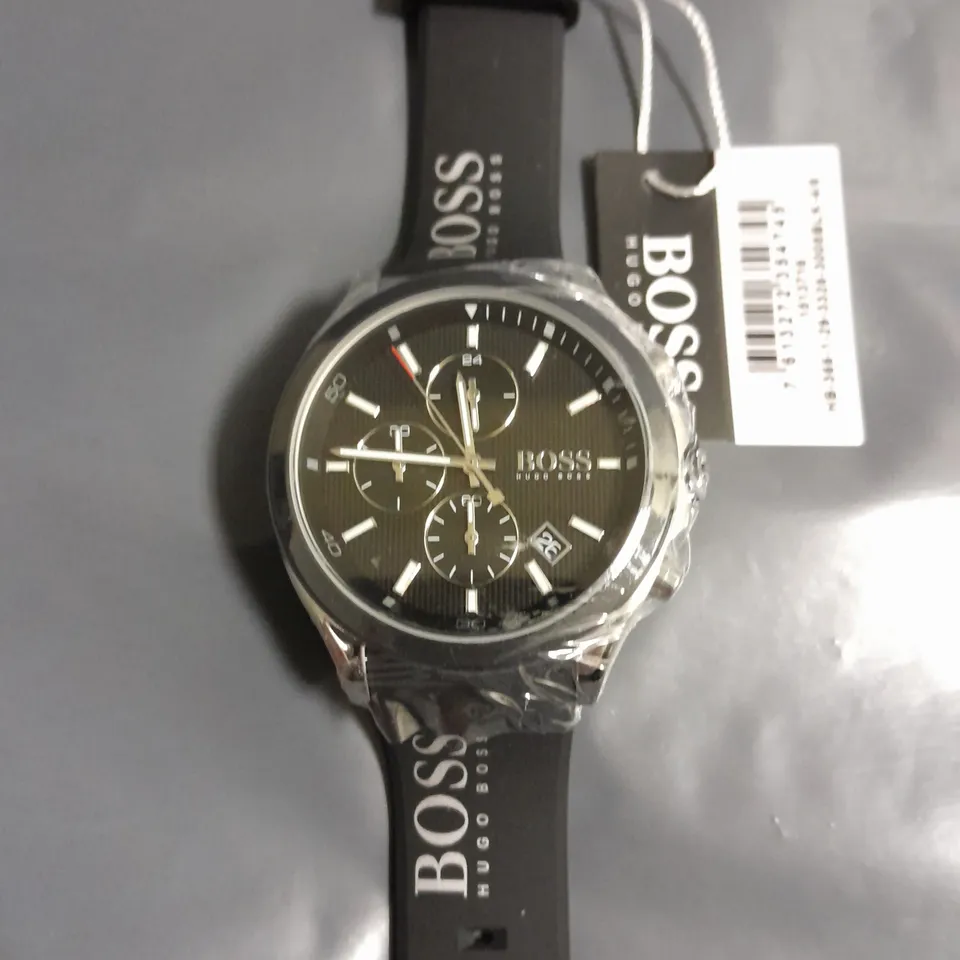 UNBOXED HUGO BOSS STAINLESS STEEL GENTS WATCH WITH RUBBER STRAP