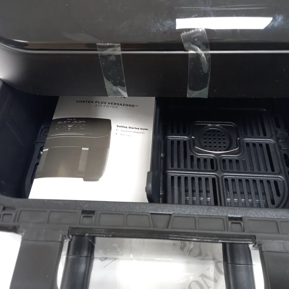 BOXED INSTANT VORTEX PLUS VERSAZONE AIR FRYER 