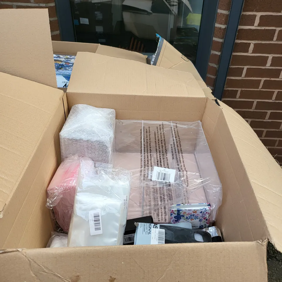 PALLET OF 16 MEDIUM BOXES OF A SIGNIFICANT QUANTITY OF ASSORTED ITEMS TO INCLUDE LED RING LIGHT KIT, HULA HOIP, AIRBAG CASE, POACHIES EGG POACHER, ETC