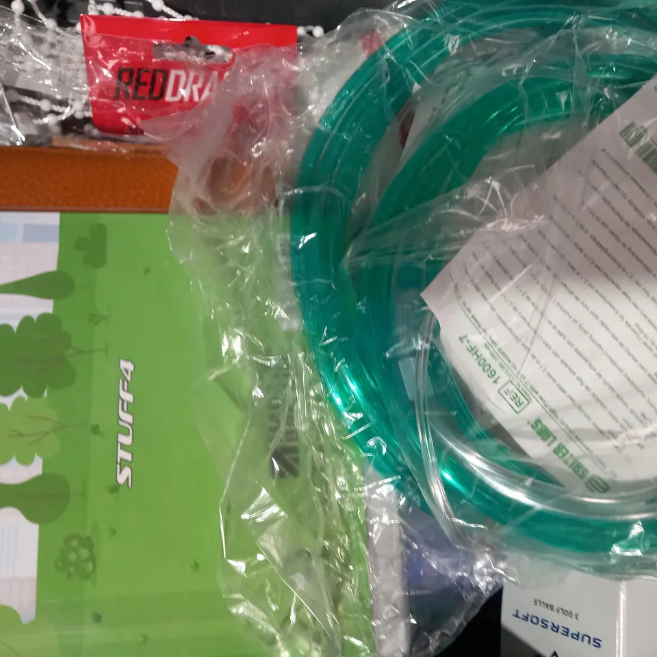 LOT OF APPROXIMATELY 10 ASSORTED HOUSEHOLD ITEMS TO INCLUDE DISPOSABLE SYRINGES, FANTASTIC ELASTIC FLEXIBLE GLUE, MONO LIQUID GLUE, ETC