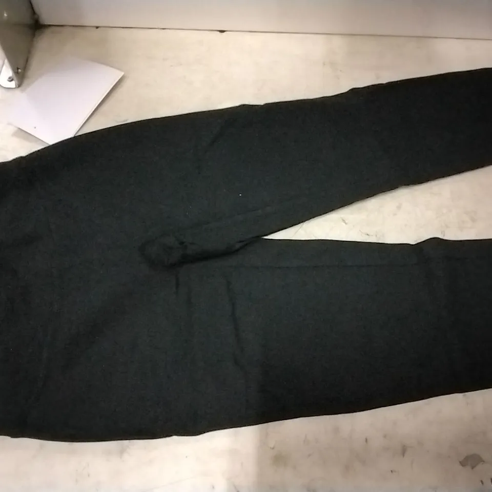 BOX CONTAINING WOMEN WITH CONTROL  BLACK LEGGINGS,  SIZE XS , 25 PCS 