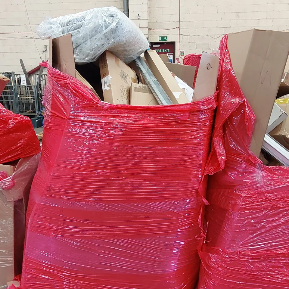 PALLET OF ASSORTED CONSUMER PRODUCTS TO INCLUDE: SHOE RACK, LARGE RUG, LED BATTEN LIGHT, BLINDS, TOILET SEAT COVER ECT