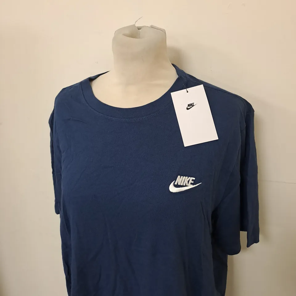 NIKE LOGO GRAPHIC CASUAL T-SHIRT SIZE L