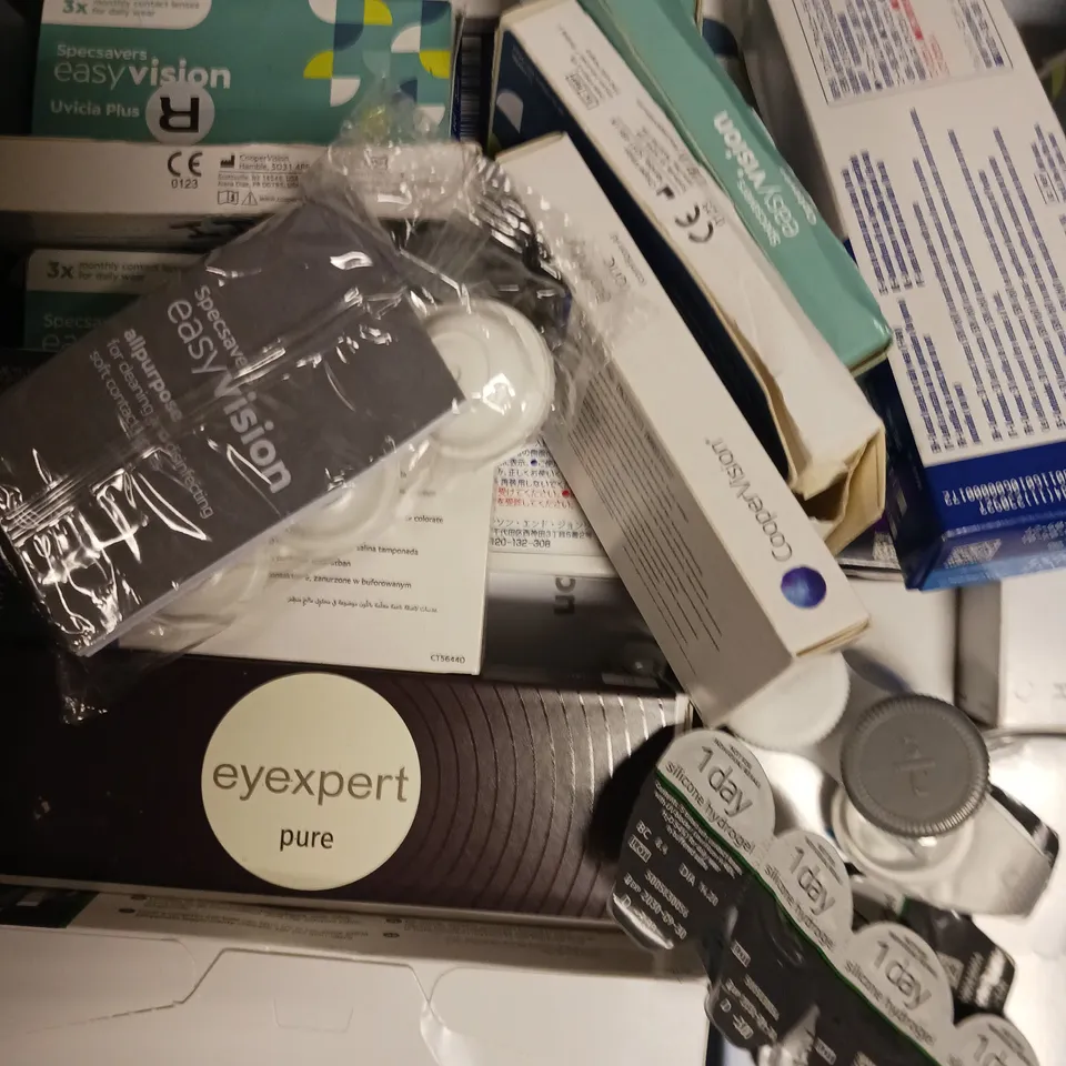 APPROXIMATELY 30 ASSORTED CONTACT LENS PRODUCTS & ACCESSORIES TO INCLUDE SOLUTION, CONTAINERS, LENSES ETC 