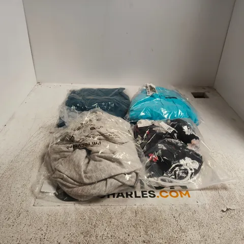BOX OF APPROXIMATELY 20 ASSORTED CLOTHING ITEMS TO INCLUDE ROMAN ETC