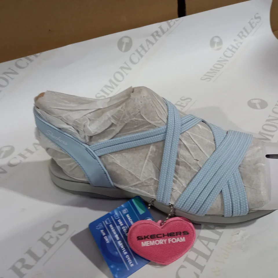 BOXED PAIR OF SKECHERS REGGAE SANDALS IN BLUE SIZE 5