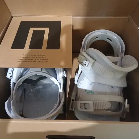 VETTA SNOWBOARD BINDINGS – WHITE, SIZE M (US 8-10.5, EU 39-42.5)