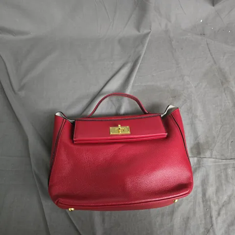 RED LEATHER HANDBAG WITH FRONT FLAP AND GOLD-TONE CLASP