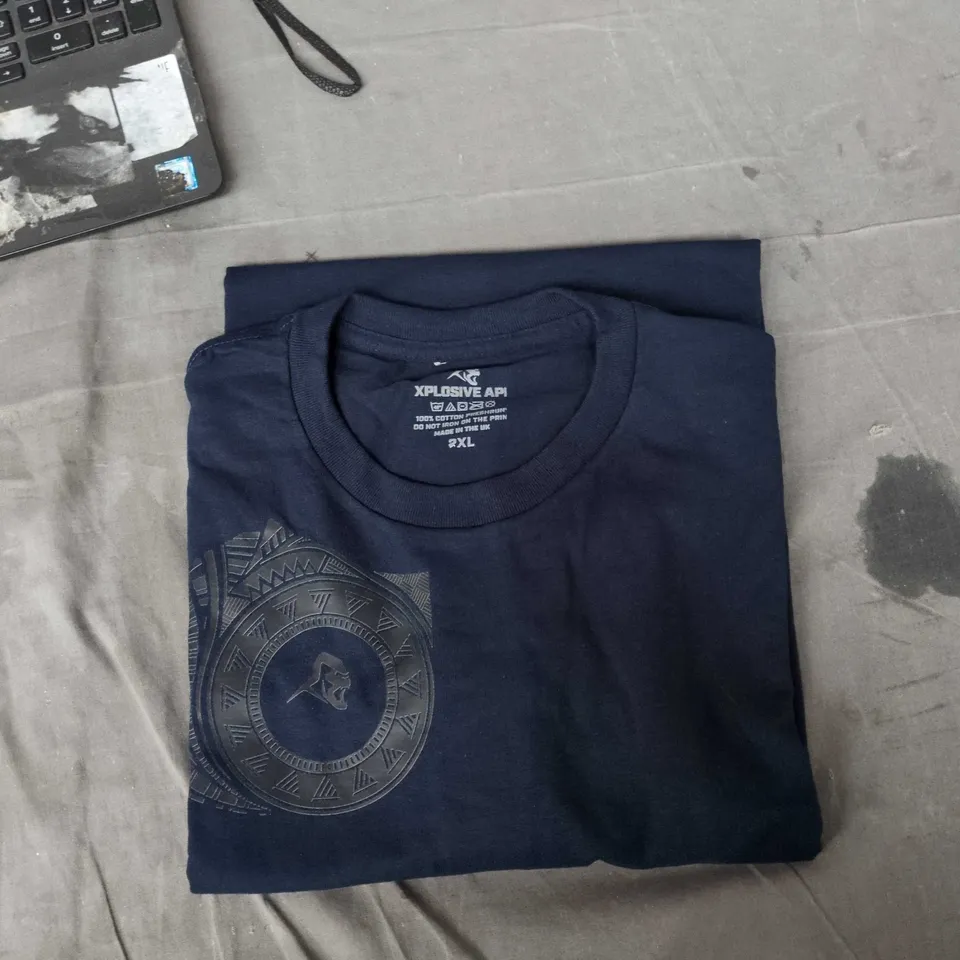 BOX OF APPROXIMATELY 25 ASSORTED CLOTHING ITEMS TO INCLUDE:  XPLOSIVE APE TSHIRT AND GREEN WORK PANTS