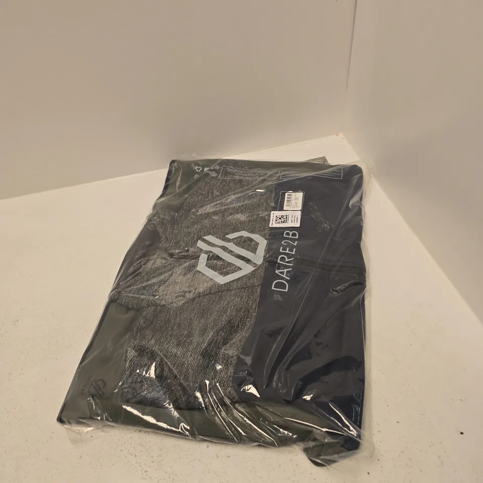 BOX OF APPROXIMATELY 30 ASSORTED BRAND NEW REGATTA ITEMS TO INCLUDE: DARE2B VENTURE FLEECE 