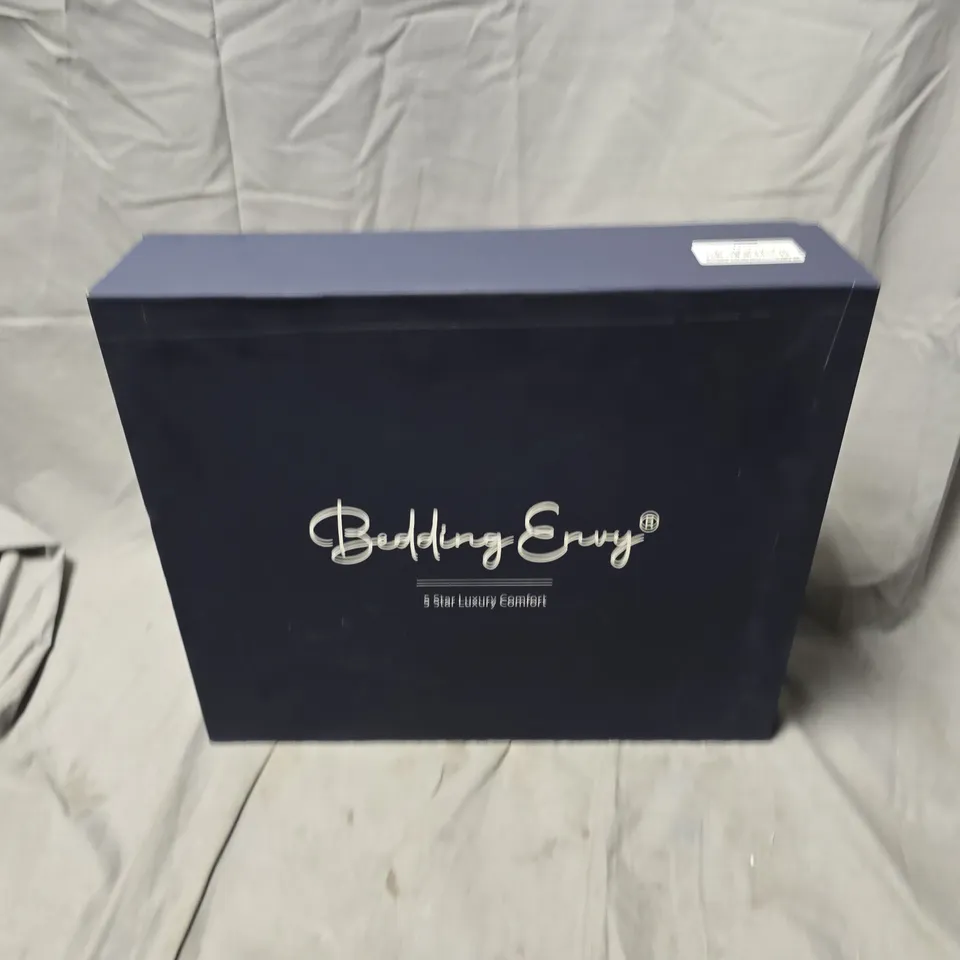 BOXED BEDDING ENVY T800 EGYPTIAN COTTON GRAND SPLENDOUR BEDDING SET - OYSTER MUSHROOM
