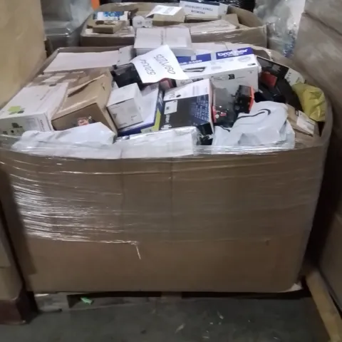 PALLET CONTAINING LARGE QUANTITY OF TONER CARTRIDGES 