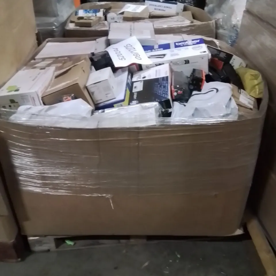 PALLET CONTAINING LARGE QUANTITY OF TONER CARTRIDGES 