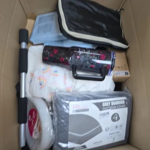 BOX OF APPROXIMATELY 15 ASSORTED HOUSEHOLD ITEMS 