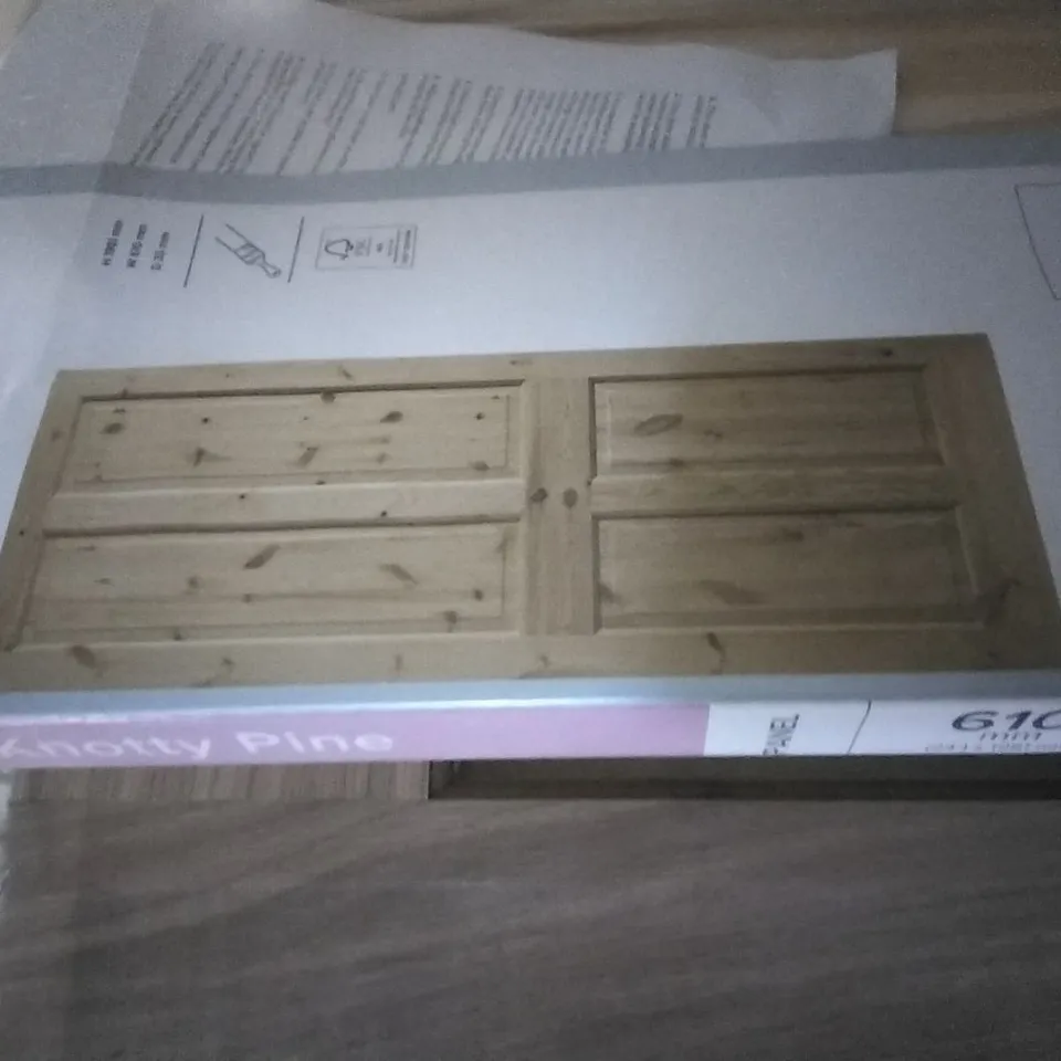 KNOTTY PINE 4 PANEL INTERNAL DOOR 610 X 1981MM