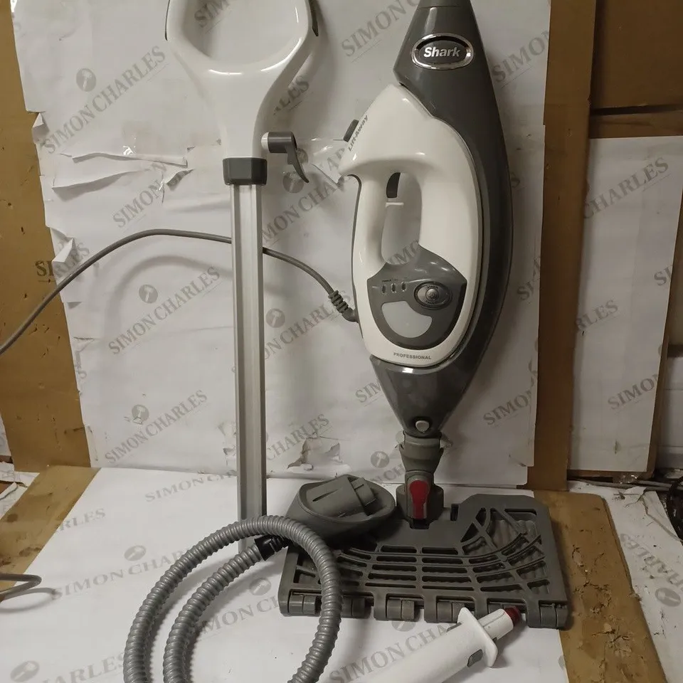 SHARK CLEANER STEAM MOP