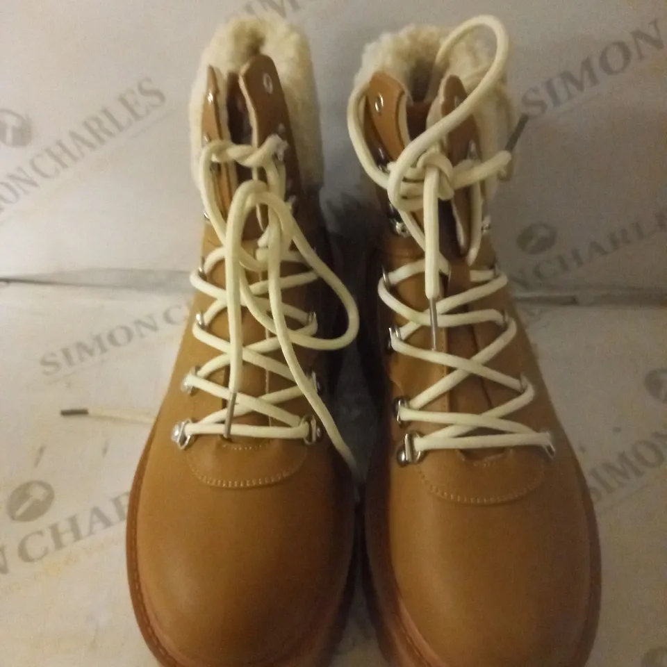 BOXED PAIR OF KOI WOMEN'S PLATFORM ANKLE BOOTS SIZE 6