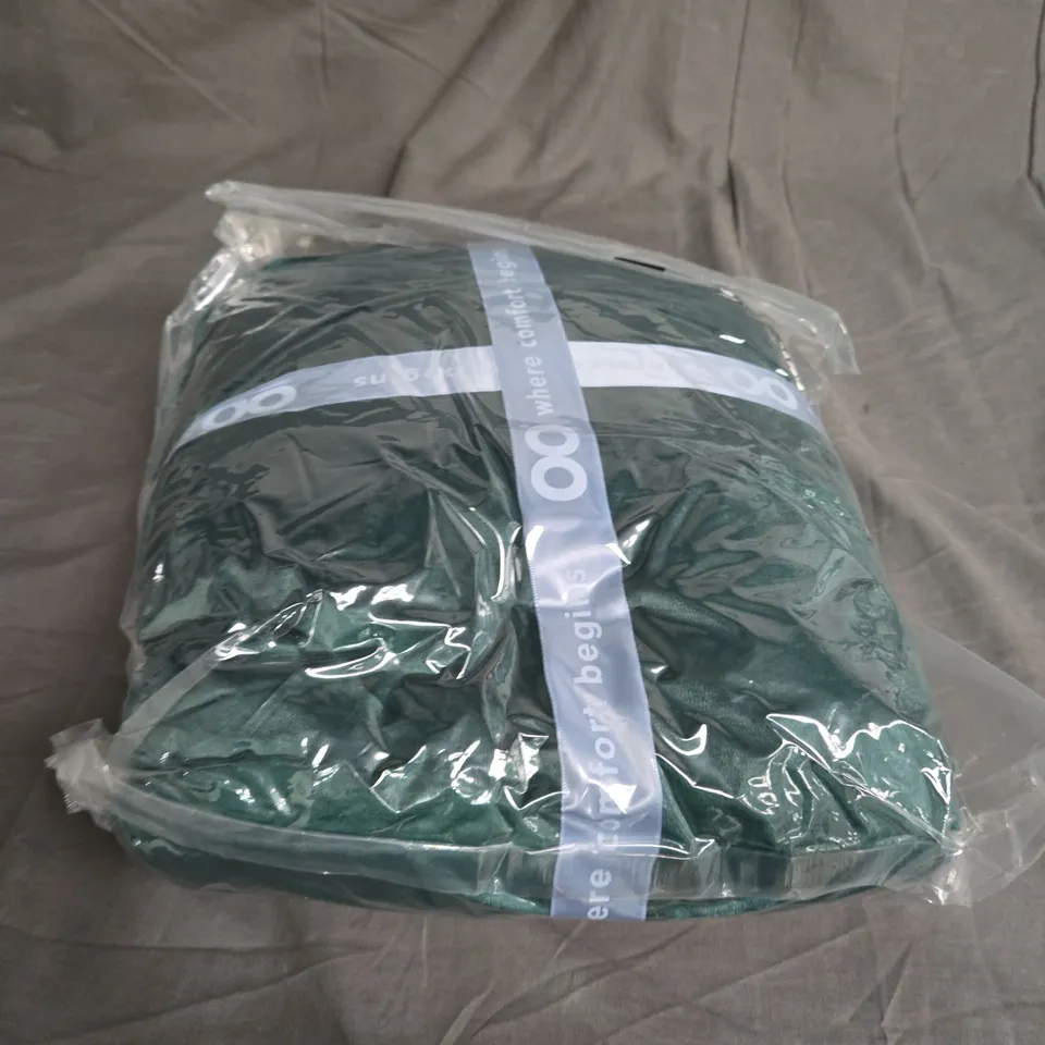 SEALED OODIE ADULT OVERSIZED HOODED BLANKET - GREEN 