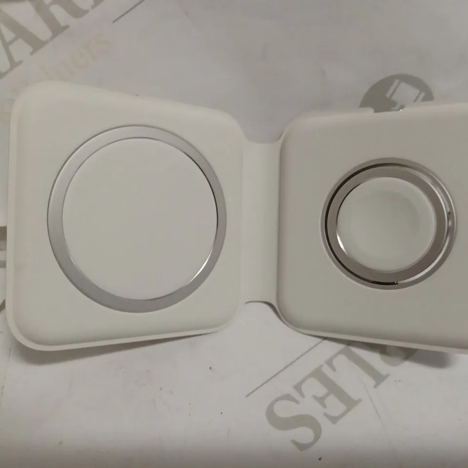 APPLE MAGSAFE DUO CHARGER