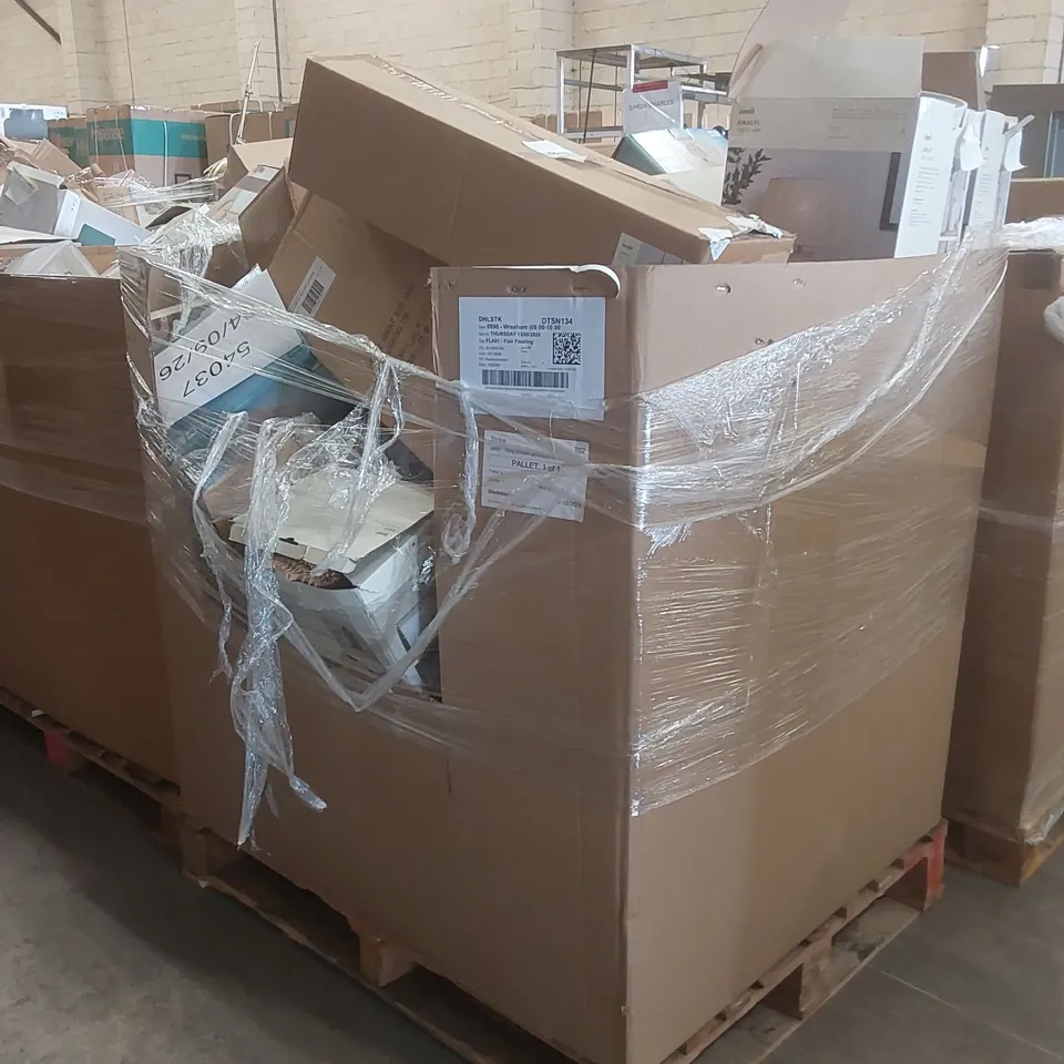 PALLET CONTAINING A VERY LARGE QUANTITY OF ASSORTED DESIGNER LIGHTING PRODUCTS INCLUDING: AMALFI TABLE LAMPS, CEILING LIGJT, PORTIA FLOOR LAMP, BAR LIGHT ECT