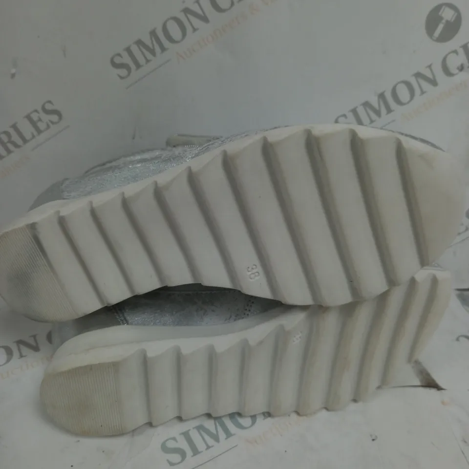 RUTH LANGSFORD WHITE WEDGE TRAINERS - SIZE 5