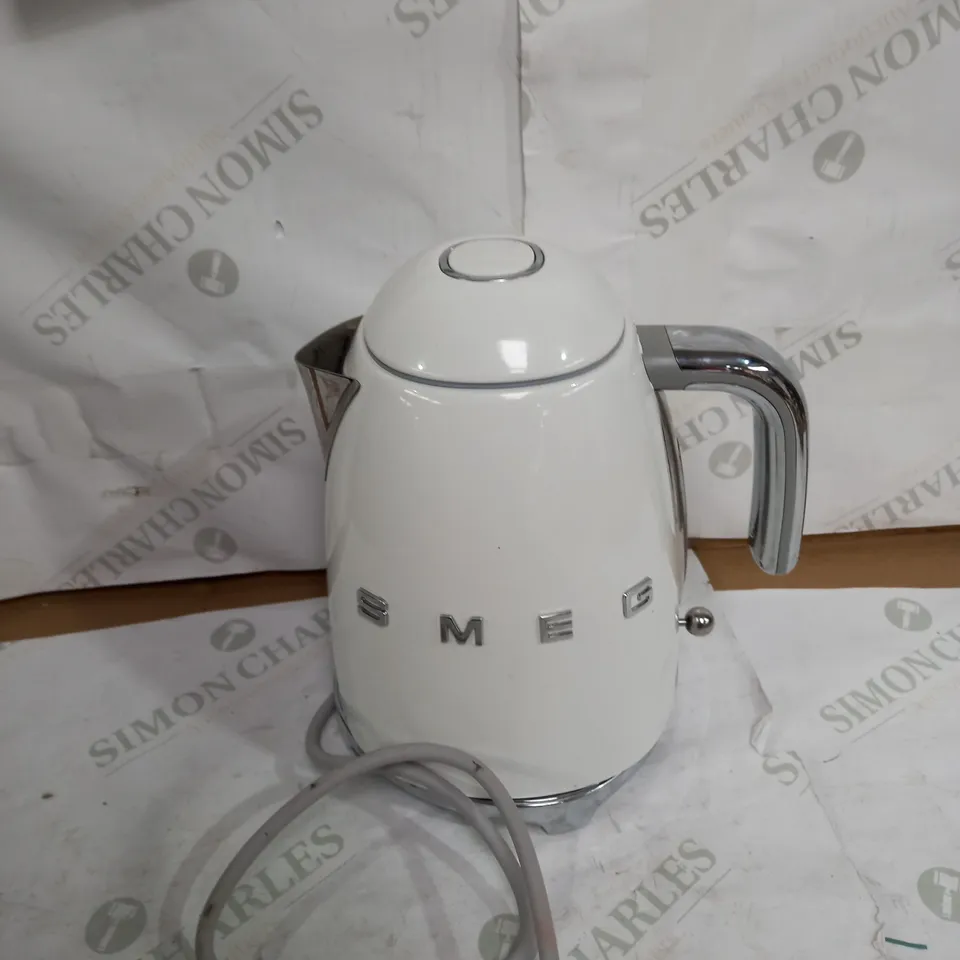 SMEG TOASTER - WHITE RRP £129.99