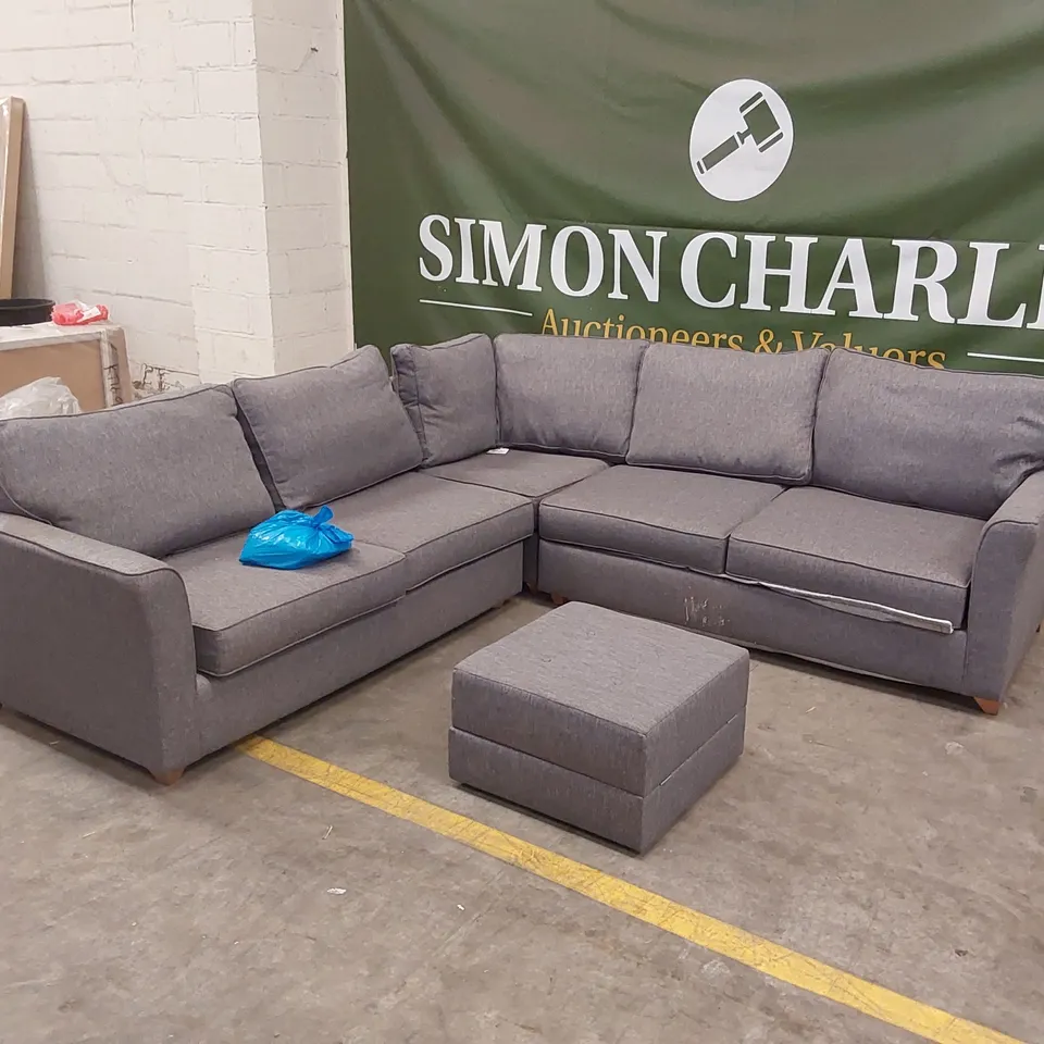 QUALITY DESIGNER LARGE GREY FABRIC UPHOLSTERED CORNER SOFA BED WITH FOOTSTOOL