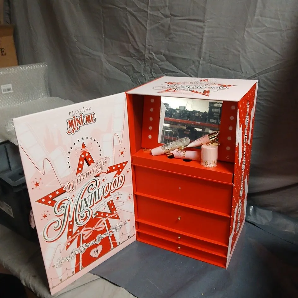 PLOUISE PRESENTS MINI ME MINI MUA VANITY STATION 